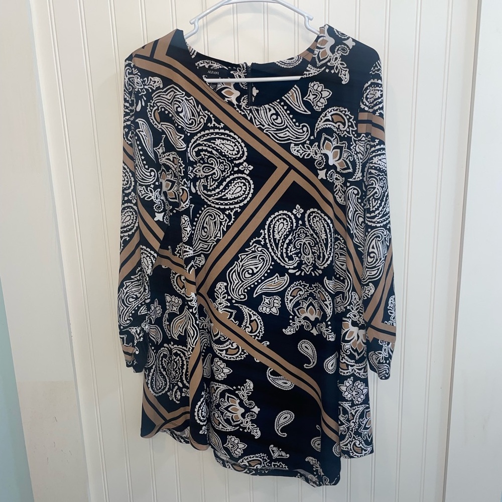Alfani Black and Tan Paisley Tunic